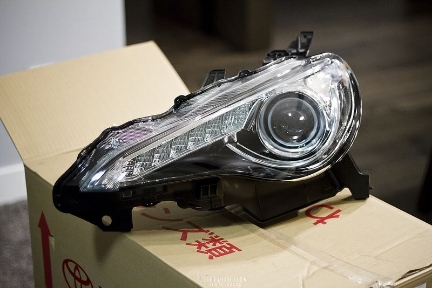 Picture of Factory HID Headlight - FRS (Single)